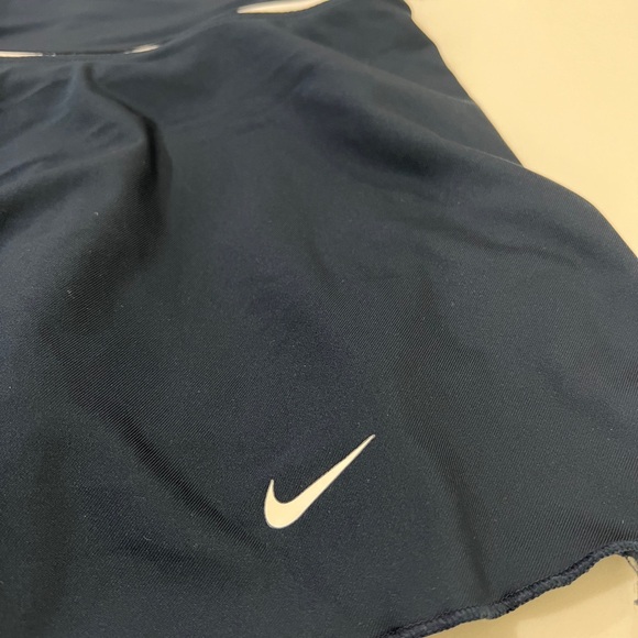 Women’s L Nike Tennis skirt - Picture 3 of 4